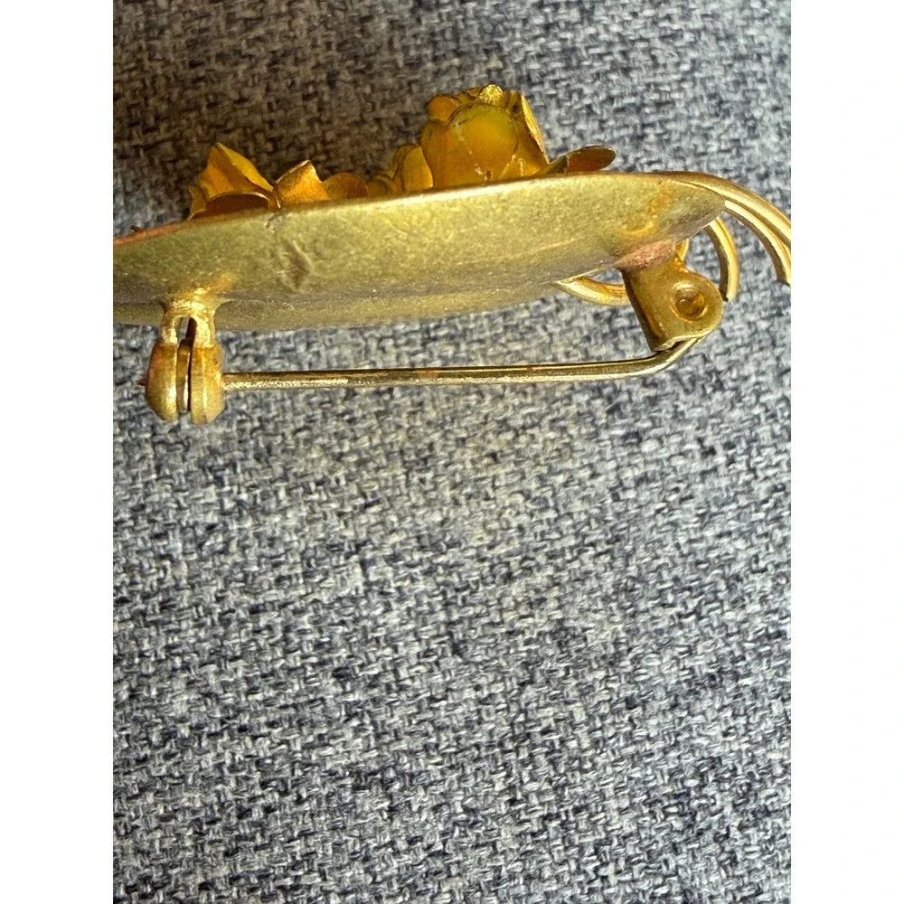 Vintage 1940s Gold Tone Enamel Floral Leaf Brooch‎ Mid Century